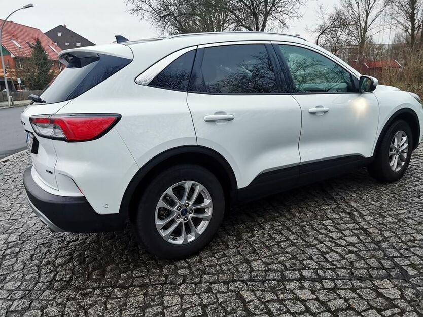 Ford Kuga 23.700 km 20.950 € Berlin 12305