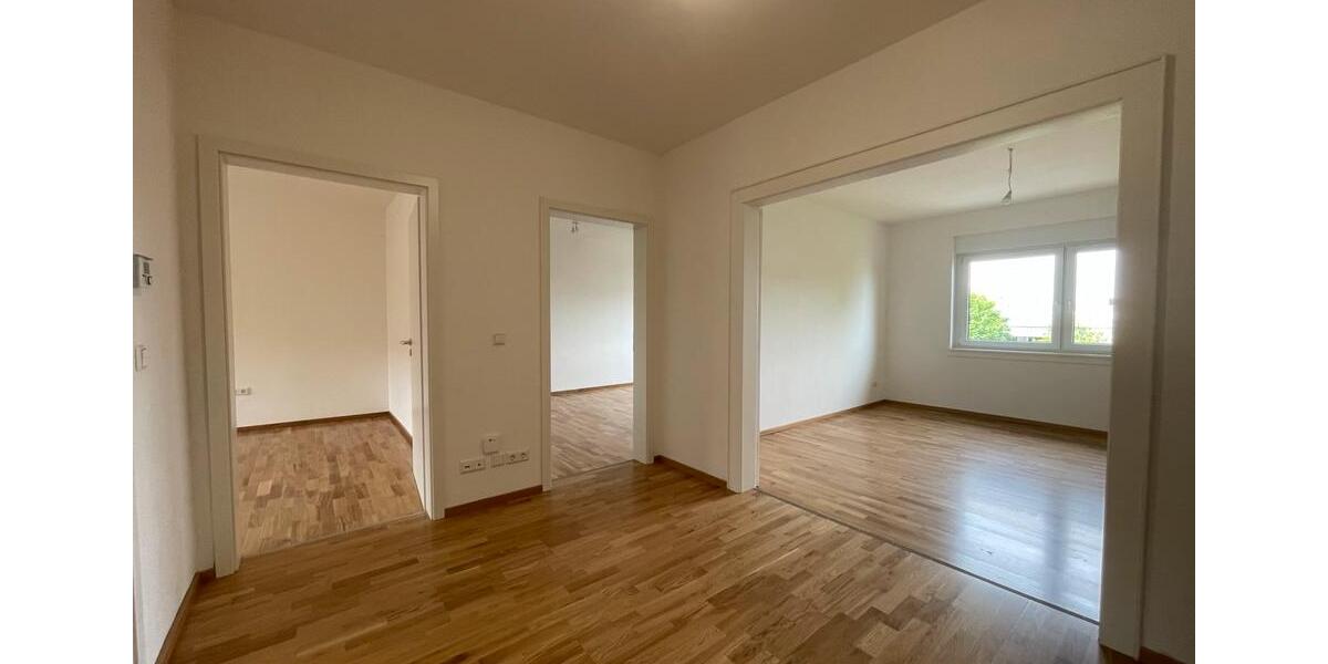Etagenwohnung Freiburg im Breisgau Brühl - 3 Zimmer, 92 m&sup2;, 1.823&euro; | Angebot:26348703