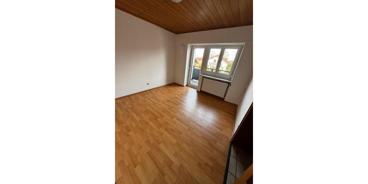 Etagenwohnung Wallersdorf - 5 Zimmer, 130 m&sup2;, 1.100&euro; | Angebot:25639624