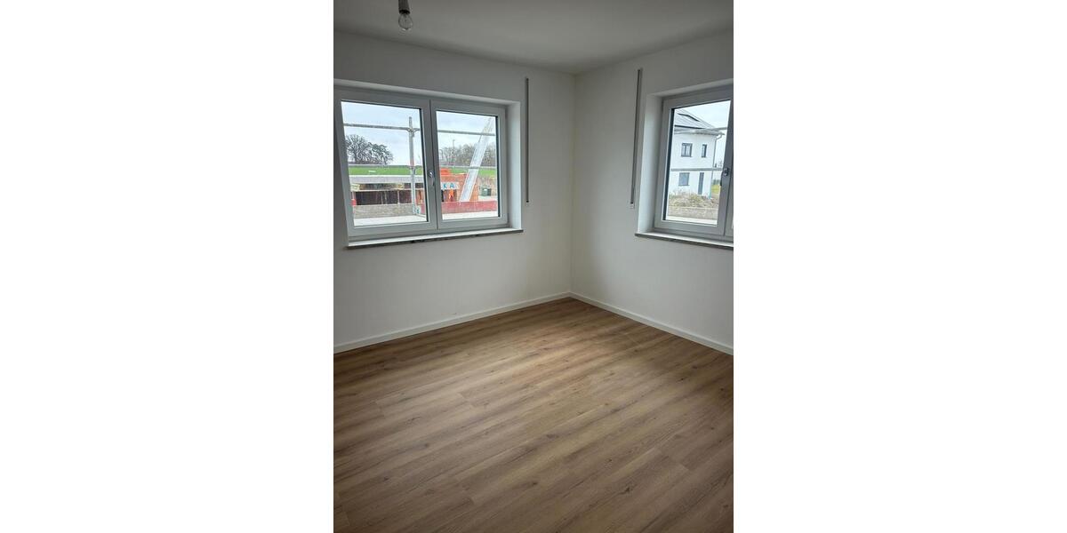 Vermietung: Neubau - Reihenhaus KFW 40 qng Niedrigenergiehaus 6.5 zimmer