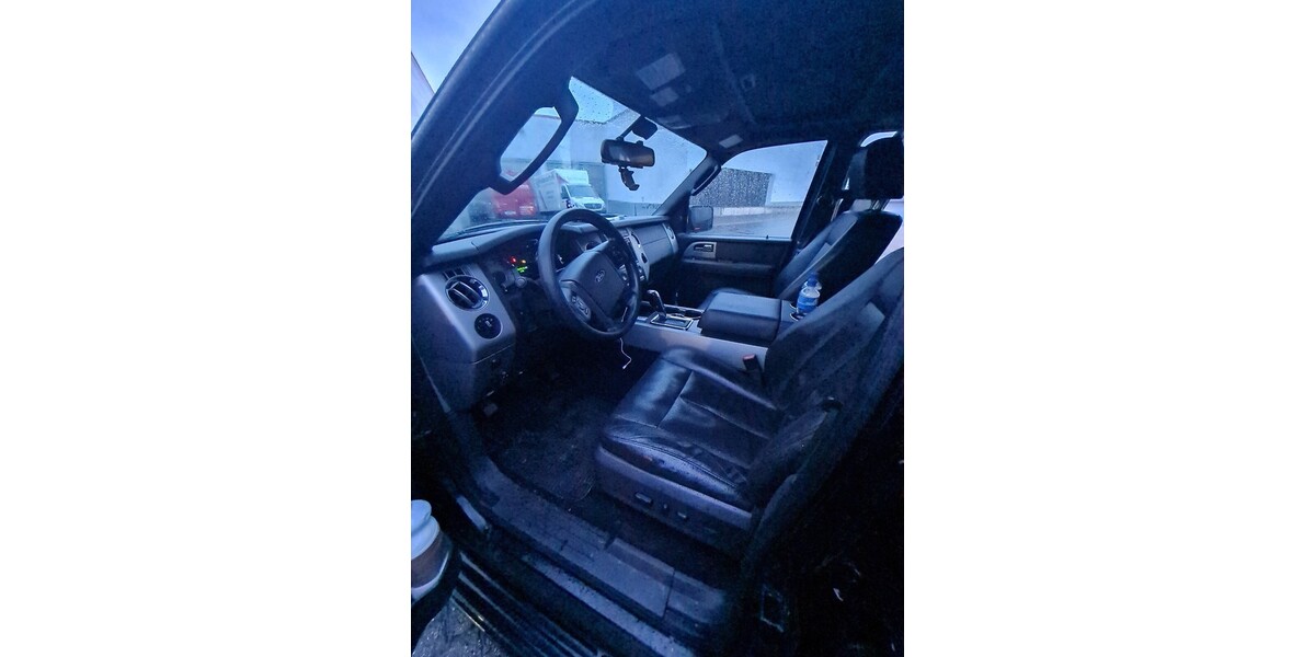 Ford Expedition 237.000 km 16.999 &euro; Bocholt 46395