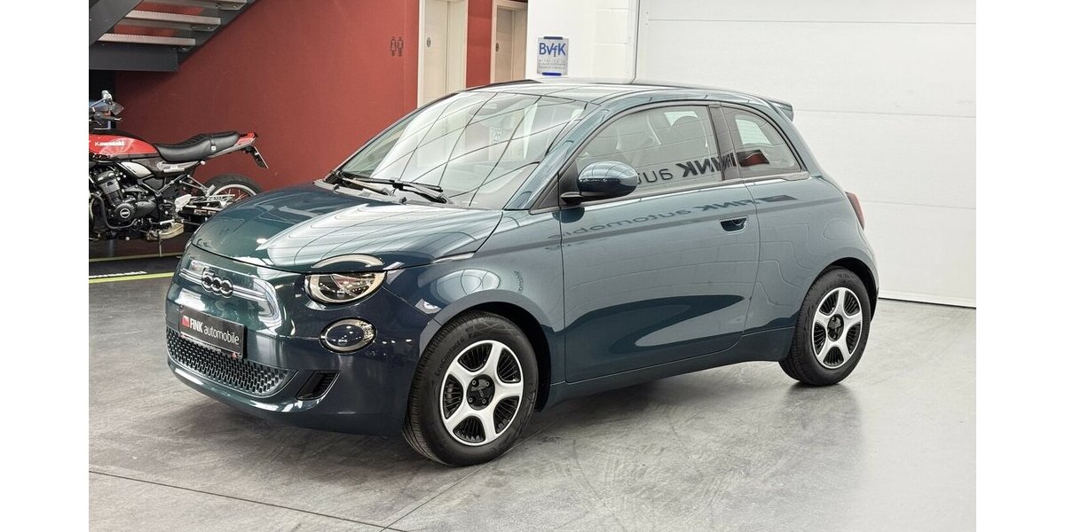Fiat 500e Action Carplay Android Automatik 1.Hand 25.950 km 13.120 &euro; Lich 35423