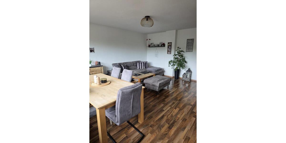 Etagenwohnung Triftern - 4 Zimmer, 115 m&sup2;, 850&euro; | Angebot:26649453