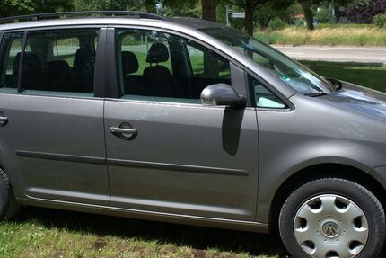 VW Touran 45.000 km 8.500 &euro; Stuttgart 70180