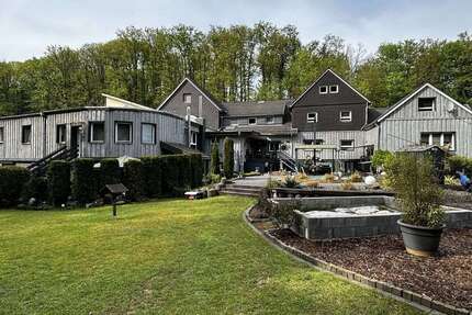 Haus zum Kaufen in Ruppichteroth 1.050.000 € 711 m² 24 zimmer