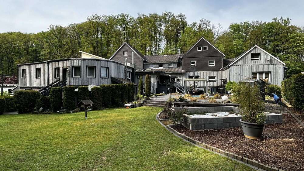 Haus zum Kaufen in Ruppichteroth 1.050.000 € 711 m² 24 zimmer