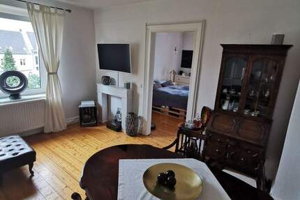 Charmante Altbauwohnung mit sonnigem Balkon im 3. OG sucht neuen Mieter 2 zimmer