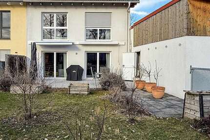 Haus Höhenkirchen - 4 Zimmer, 152 m&sup2;, 2.490&euro; | Angebot:25428275