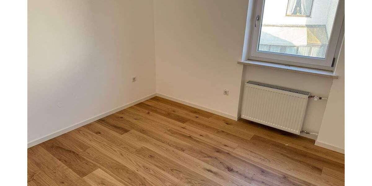 Doppelhaushälfte Landshut Achdorf - 6 Zimmer, 137 m&sup2;, 1.830&euro; | Angebot:25107172
