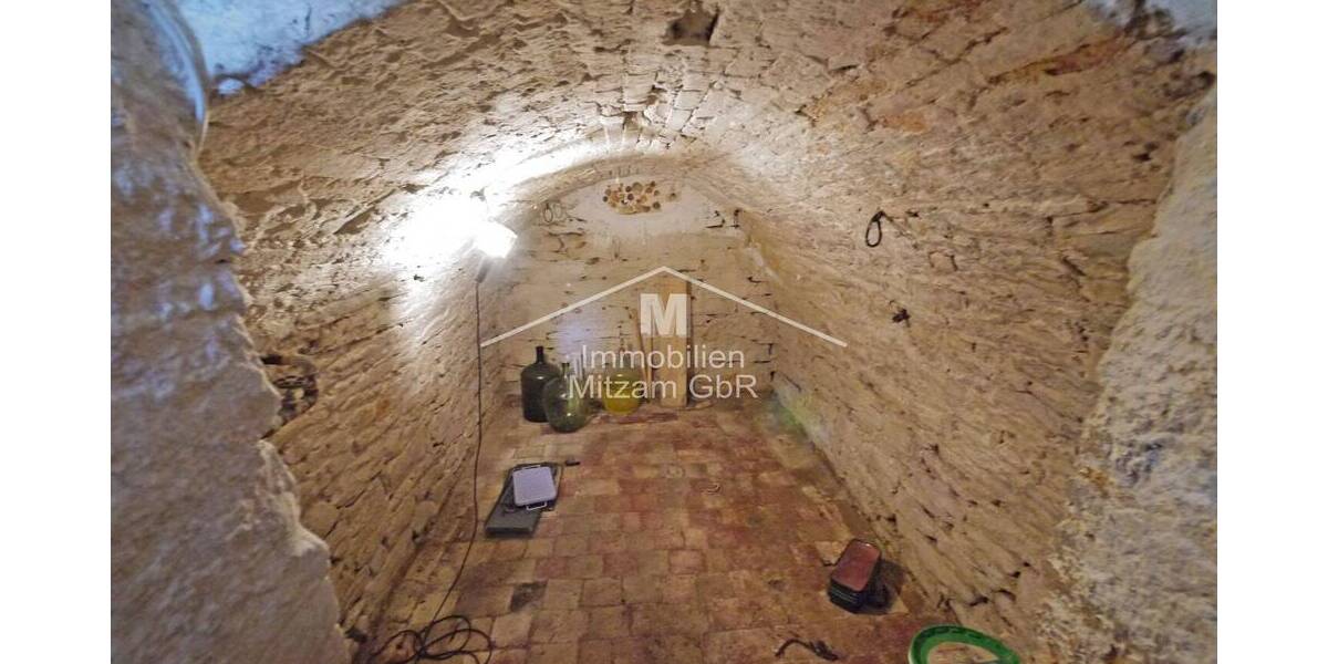 Mehrfamilienhaus, Wohnhaus Greding - 7 Zimmer, 229 m&sup2;, 300.000&euro; | Angebot:26487598