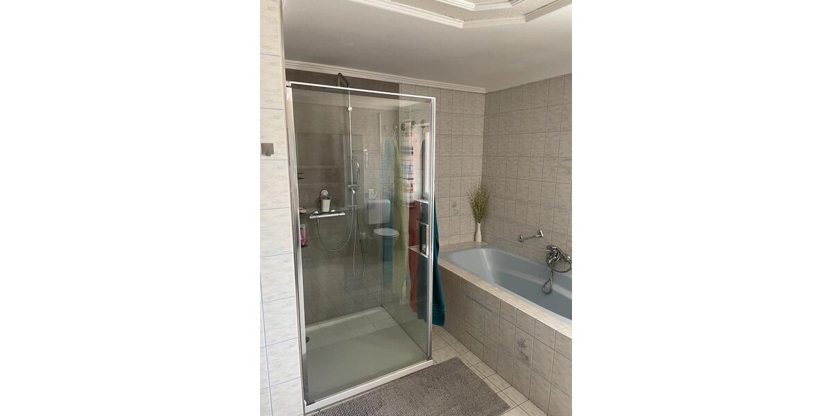 Erdgeschoßwohnung Schöfweg - 5 Zimmer, 165 m&sup2;, 1.100&euro; | Angebot:26413845