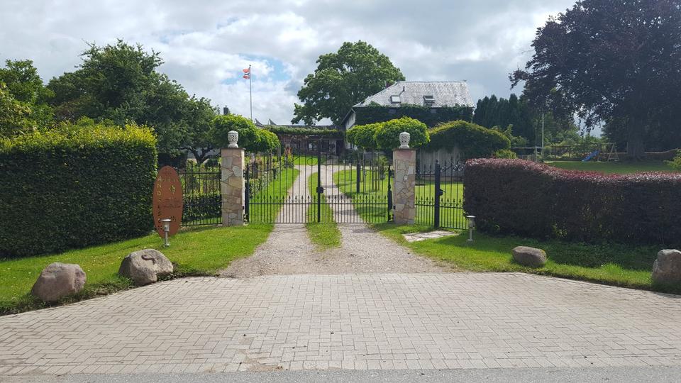 Erdgeschoßwohnung Mittelangeln - 6 Zimmer, 250 m&sup2;, 1.350&euro; | Angebot:25292754