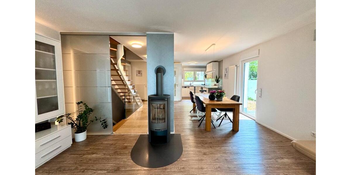 Reihenhaus Kirchheim unter Teck - 5.5 Zimmer, 145 m&sup2;, 650.000&euro; | Angebot:27003661