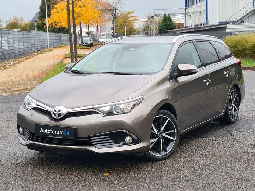 Toyota Auris 115.000 km 11.999 € Jülich 52428