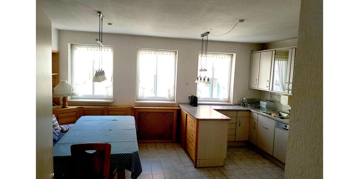 Etagenwohnung Karlstadt - 3 Zimmer, 130 m&sup2;, 1.200&euro; | Angebot:25572097