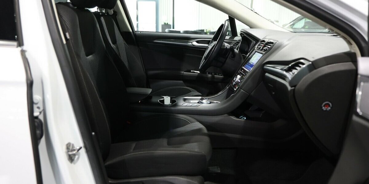 Ford Mondeo Tunier 2.0 EB TITANIUM WHITE / LED, AHK 92.000 km 17.777 &euro; Hamm 59077