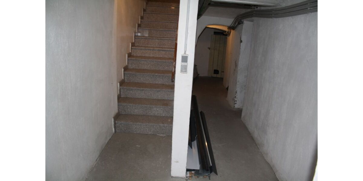 Provisionsfrei* Top modernisierte Kapitalanlage ohne Sanierungsstau in Duisburg-Hochfeld - Mehrfamilienhaus mit 277 m² Wohnfläche, vollvermietet, provisionsfrei vom Handwerker - Mehrfamilienhaus, Wohnhaus Duisburg Duisburg-Mitte | Angebot:26305418