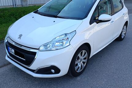 Peugeot 208 91.000 km 6.600 &euro; Offenburg 77654