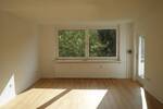 *City-Wohnung im Grünen* renovierte 3 Zimmer mit Balkon, guter Schnitt, Tageslichtbad mit Wanne