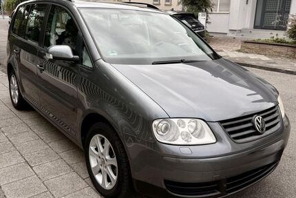 VW Touran 76.000 km 7.490 &euro; Germersheim 76726