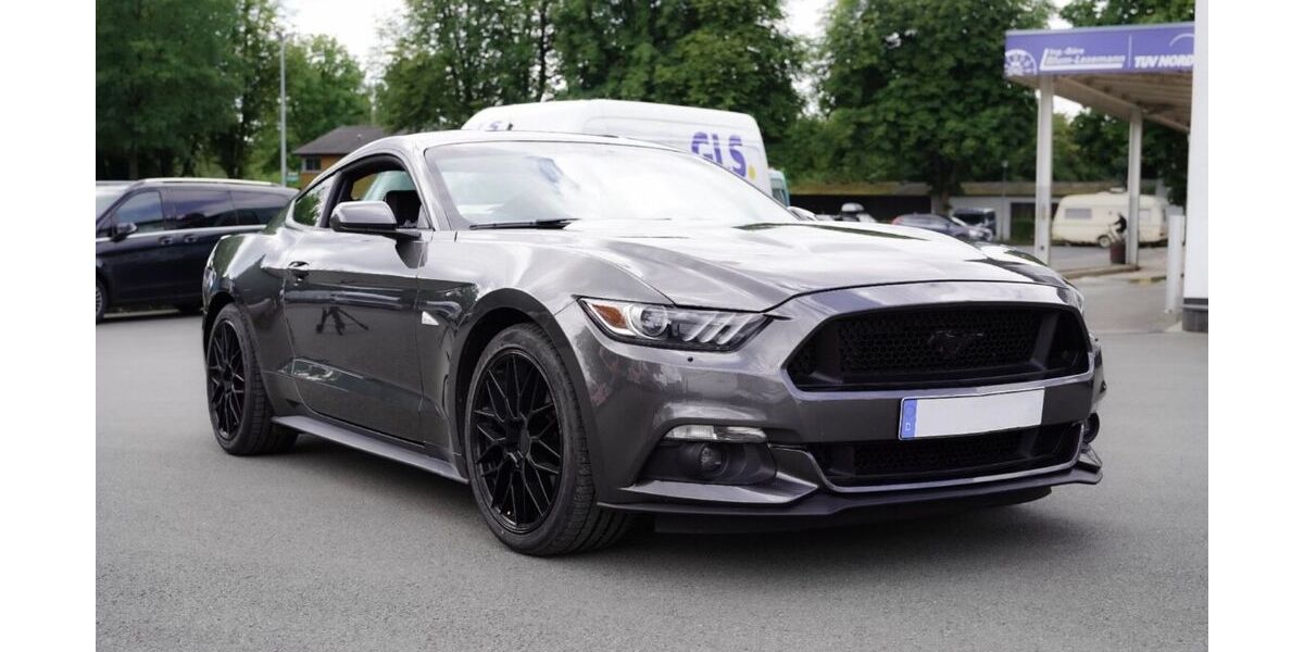 Ford Mustang 86.000 km 22.700 &euro; Bochum 44809