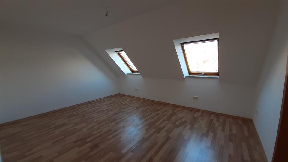 Dachgeschoßwohnung Aichach - 2.5 Zimmer, 67 m&sup2;, 320.000&euro; | Angebot:26762647