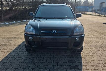 Hyundai TUCSON 168.000 km 2.600 &euro; Hattersheim 65795