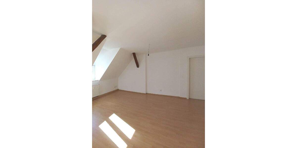 Schöne, helle DG-Wohnung in Uninähe ab sofort zu vermieten 3 zimmer