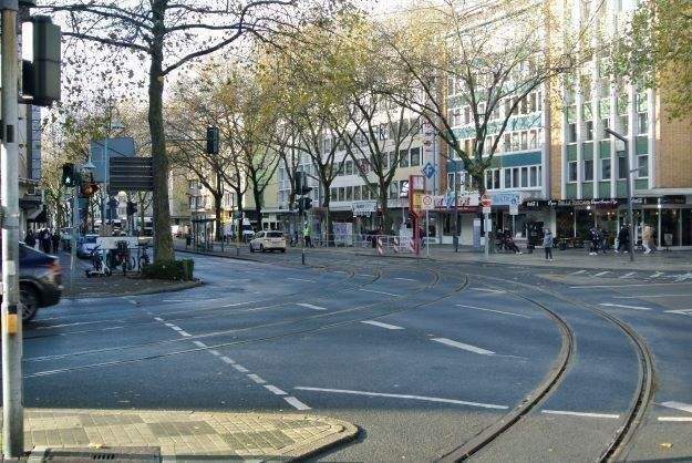 Citylage Mülheim-Mitte Wohn-und Geschäftshaus-Mehrfamilienhaus mit 11 Wohnungen und zwei Gewerbeeinheiten