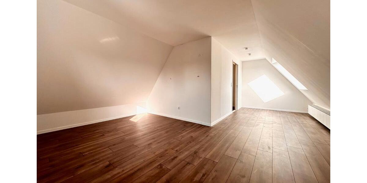 Maisonettenwohnung Zetel - 5.5 Zimmer, 170 m&sup2;, 1.200&euro; | Angebot:25979487