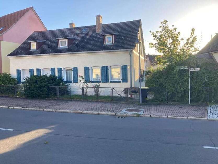 Haus zum Kaufen in Zeitz OT Theißen 39.500 € 142 m²