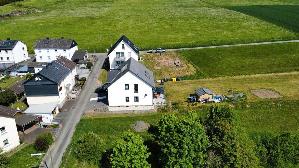 Doppelhaushälfte Bad Laasphe - 8 Zimmer, 218 m&sup2;, 799.000&euro; | Angebot:26393472