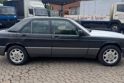Mercedes-Benz 190 226.666 km 3.333 &euro; Hamburg 20539