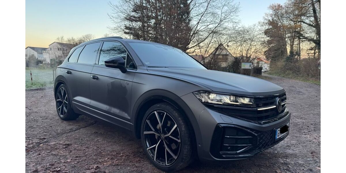 VW Touareg 25.237 km 76.990 € Neuenhaßlau 63594