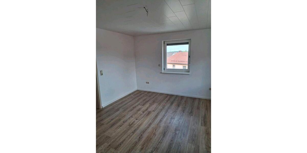 Einfamilienhaus Sulzfeld - 5 Zimmer, 116 m&sup2;, 159.000&euro; | Angebot:26985088