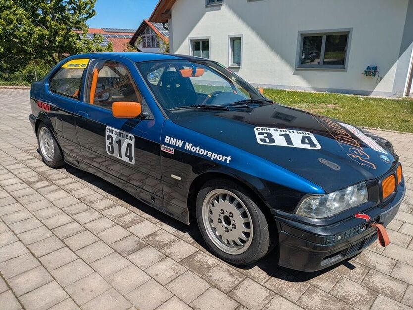 318