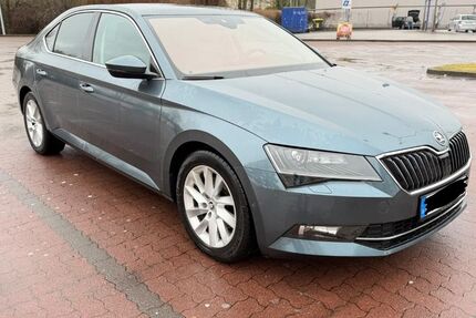Skoda Superb 143.500 km 14.550 &euro; Lübeck 23570