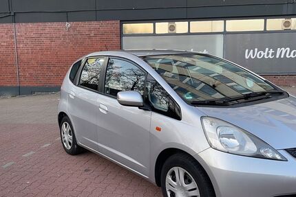 Honda Jazz 115.000 km 2.990 &euro; Hamburg 22049