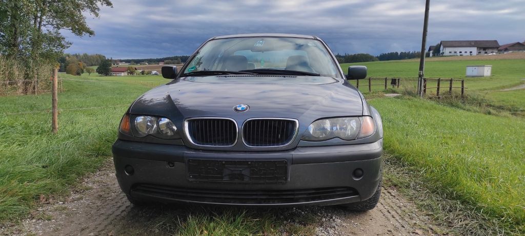 BMW 318 141.000 km 2.449 € Neumarkt - St. Veit 84494