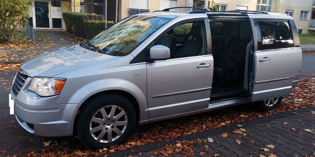 Chrysler Grand Voyager 200.000 km 5.999 &euro; Berlin 13405