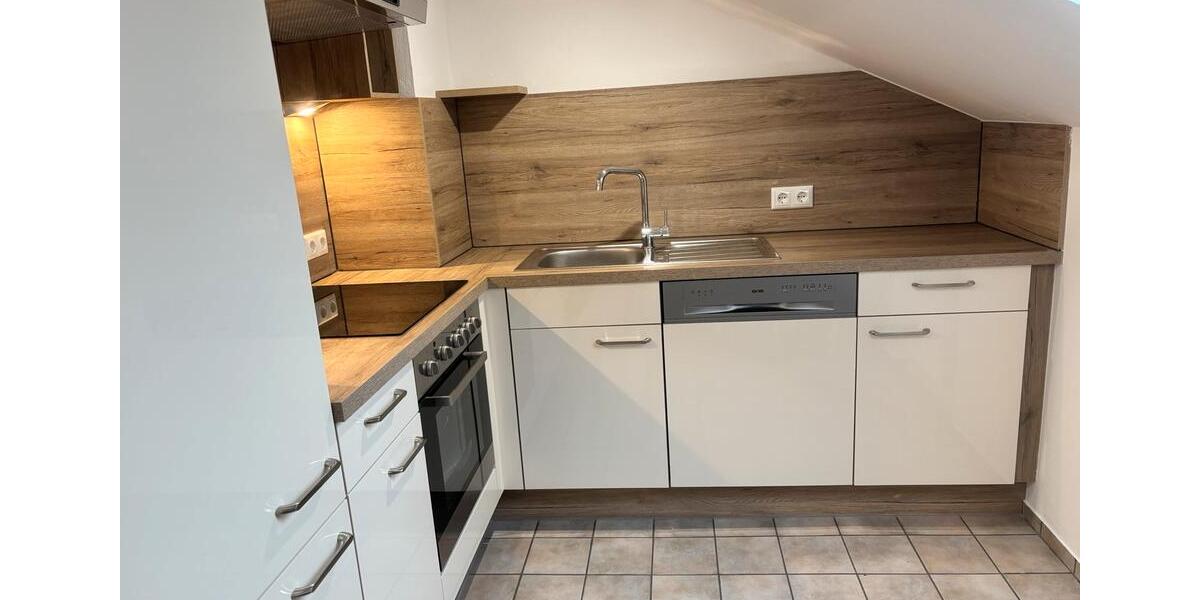 Dachgeschosswohnung zu vermieten. 3 zimmer