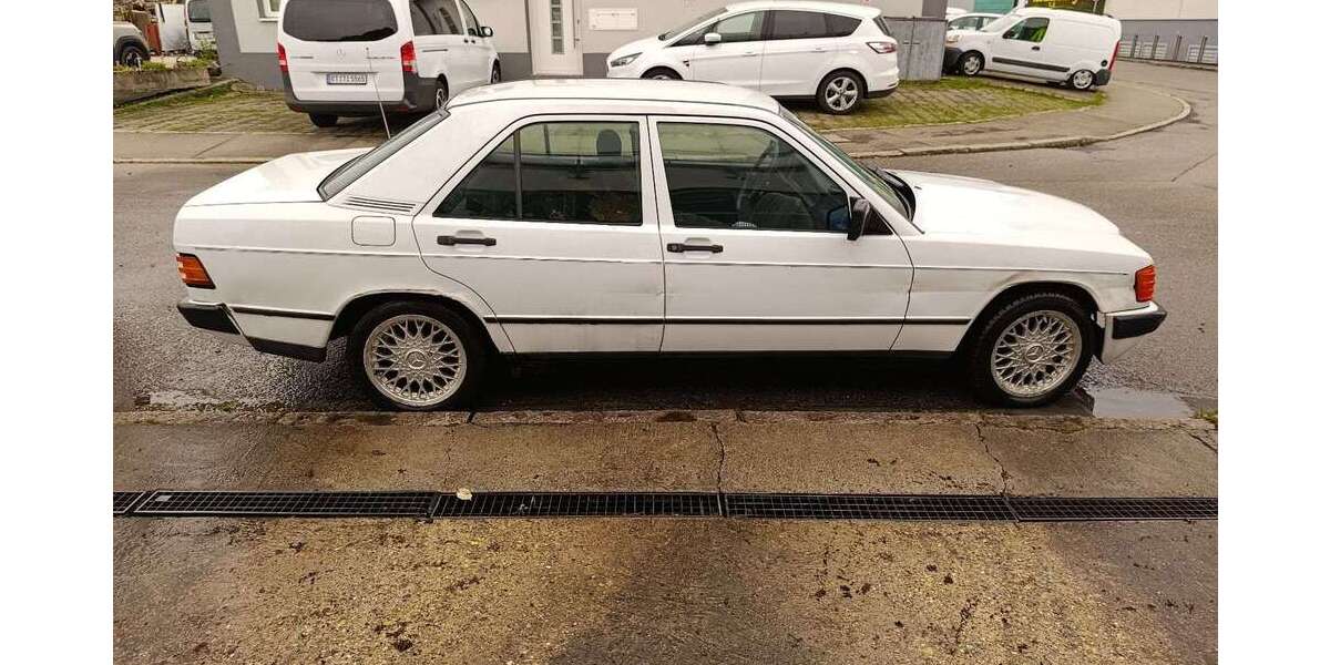 Mercedes-Benz 190 232.645 km 2.450 € Pfullingen 72793