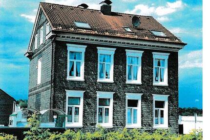 Haus Remscheid Lüttringhausen - 8 Zimmer, 215 m&sup2;, 379.000&euro; | Angebot:26691684