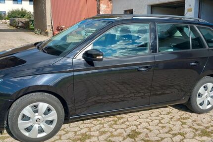 Skoda Fabia 28.000 km 12.800 &euro; Oy-Mittelberg 87466
