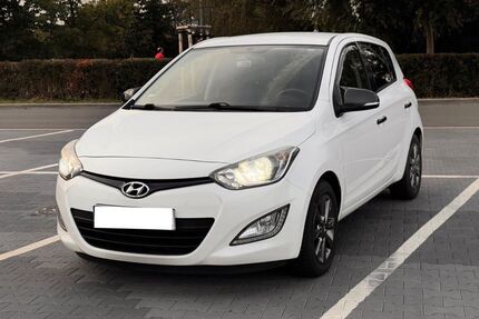 Hyundai i20 79.741 km 5.800 &euro; Frankfurt am Main 60437