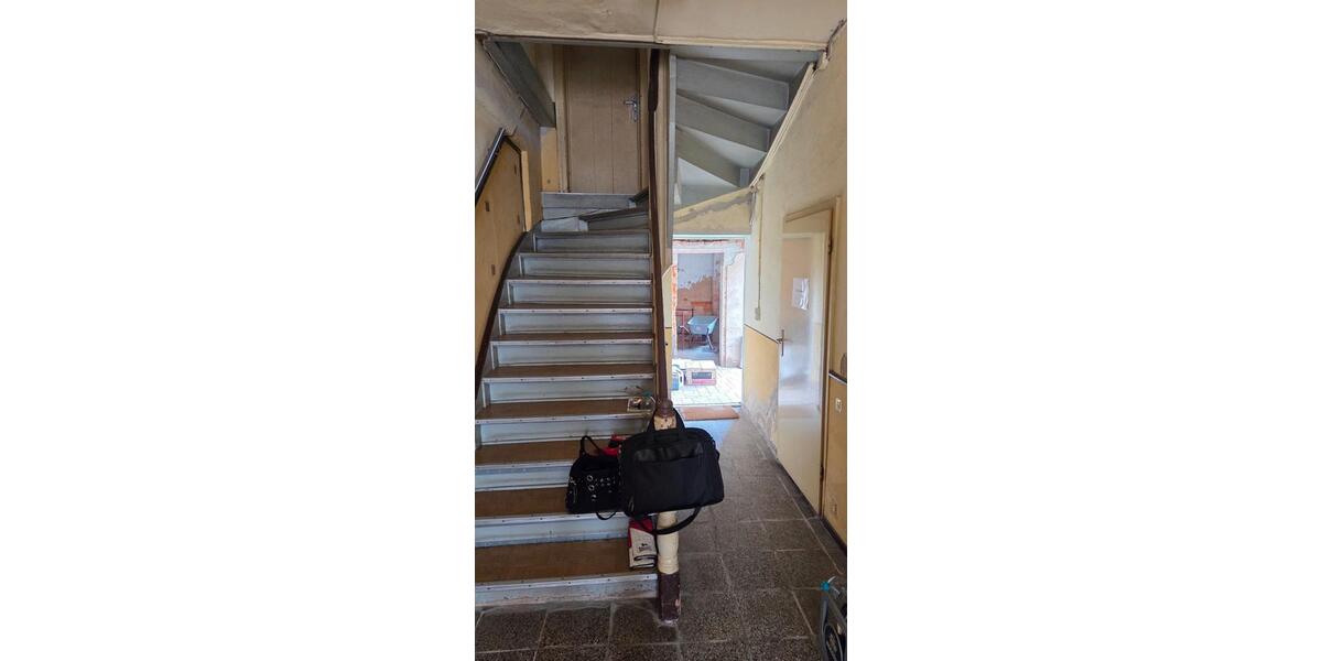 Reihenhaus Crimmitschau - 6 Zimmer, 103 m&sup2;, 70.000&euro; | Angebot:27085582