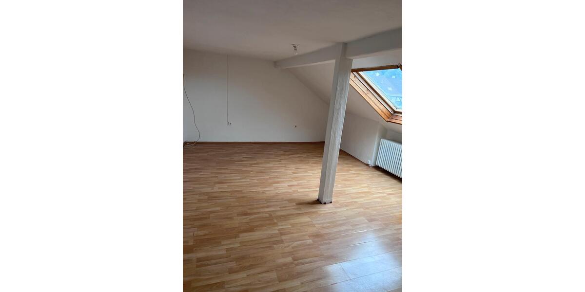 Dachgeschoßwohnung Dillingen (Saar) - 1 Zimmer, 40 m&sup2;, 400&euro; | Angebot:26365839
