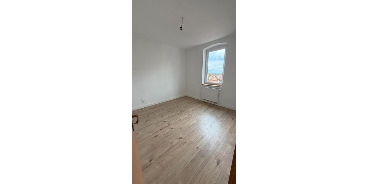Etagenwohnung Arzberg - 5 Zimmer, 100 m&sup2;, 700&euro; | Angebot:26185124