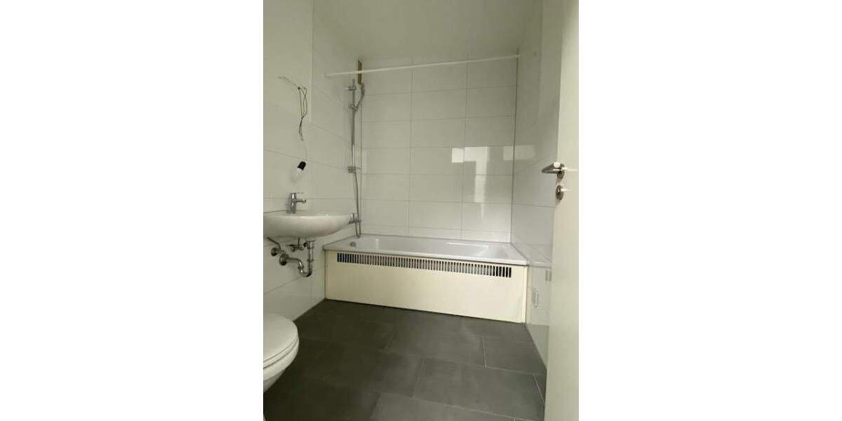 Helle 1-Zimmer Wohnung mit Balkon zimmer