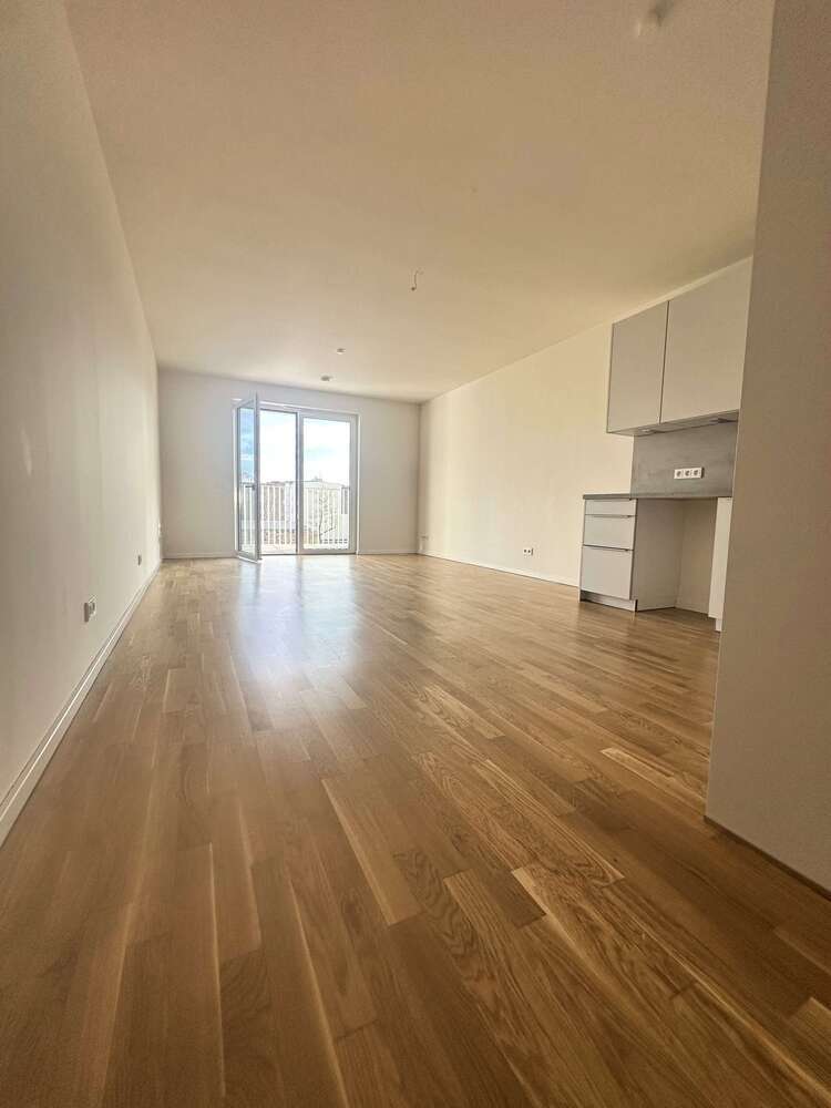 Wohnung zum Mieten in Berlin 1.806 € 84 m²